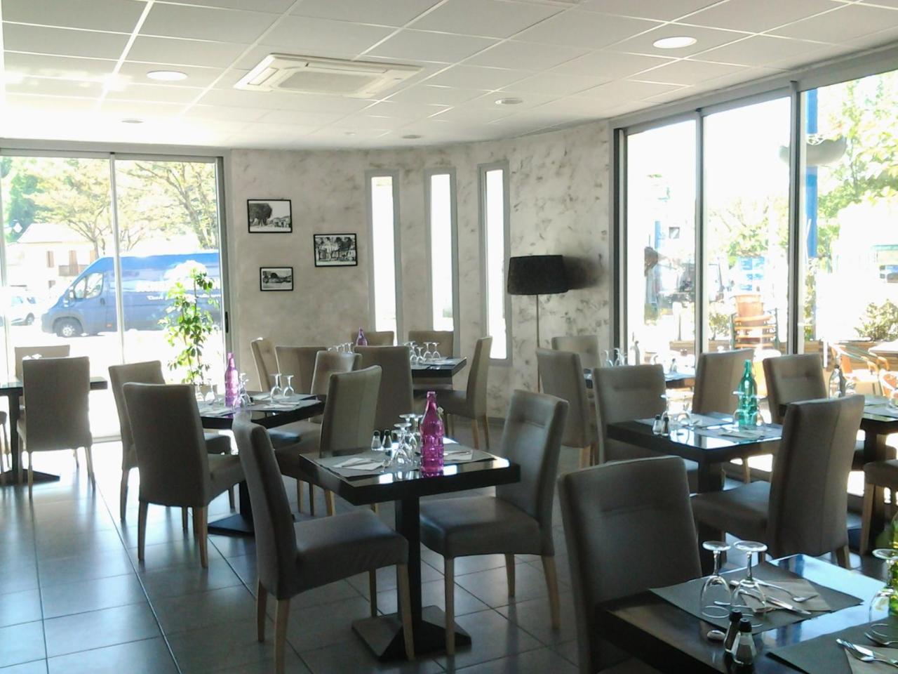 Hotel Le Midi Montaigu-de-Quercy Екстериор снимка