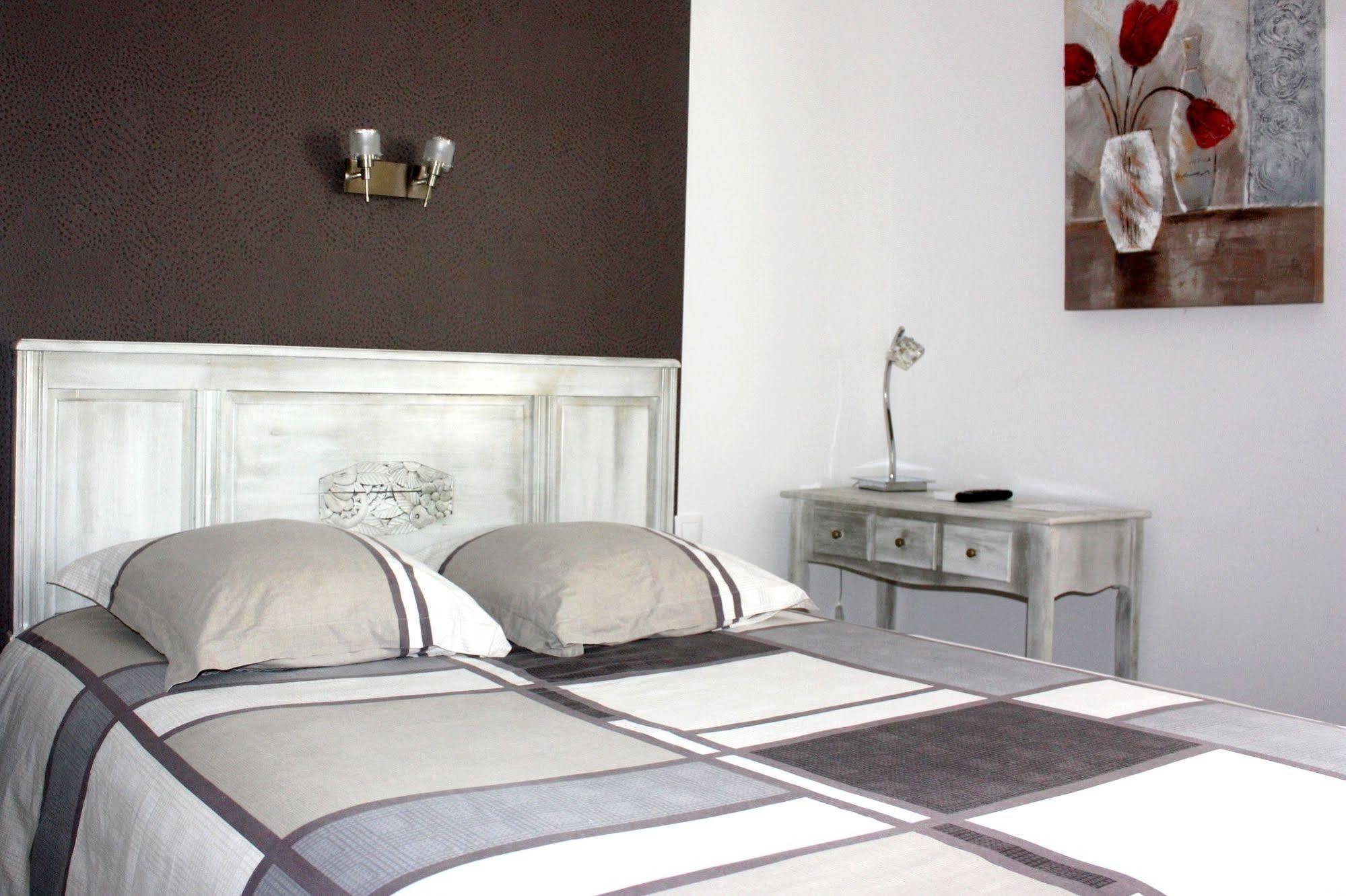 Hotel Le Midi Montaigu-de-Quercy Екстериор снимка